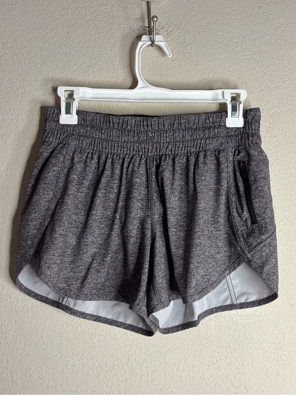 Lululemon Tracker low rise Shorts 4" Heather Lux Multi Black